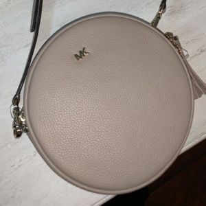 Michael kors crossbody
